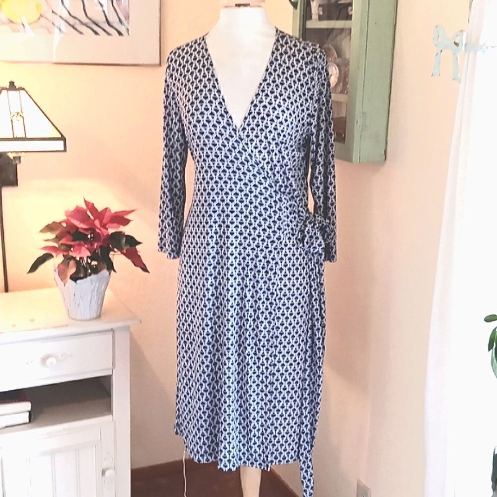 Japanese Weekend Maternity True Wrap Dress - Picture 3 of 12